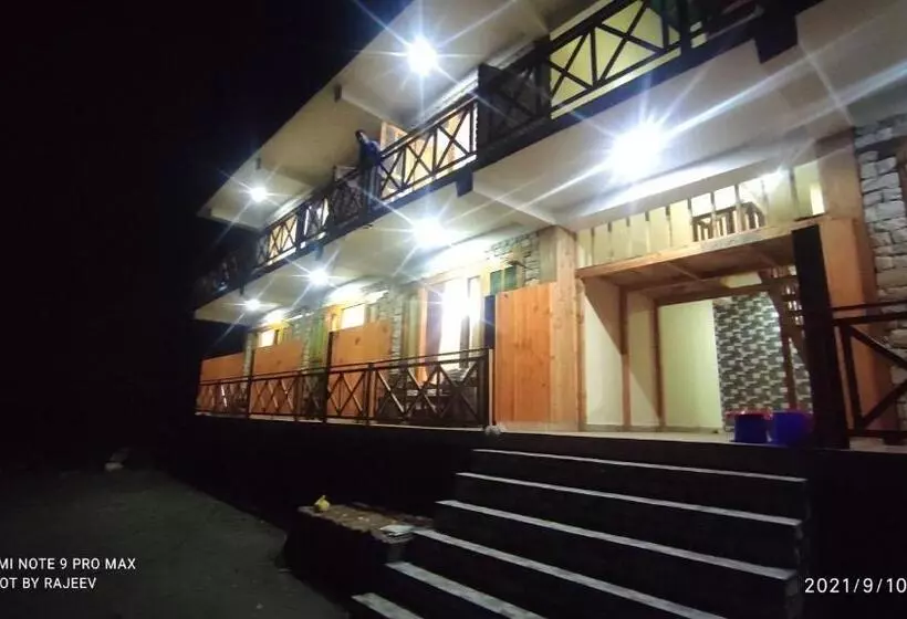 هتل Pop 83120 Kamal Guest House Tirthan