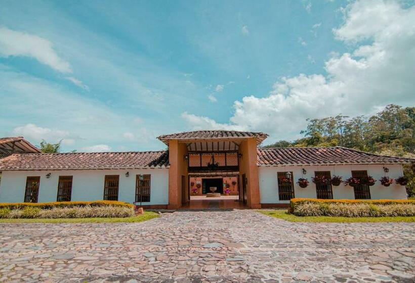 בית מלון כפרי Recinto Quirama   Comfenalco Antioquia
