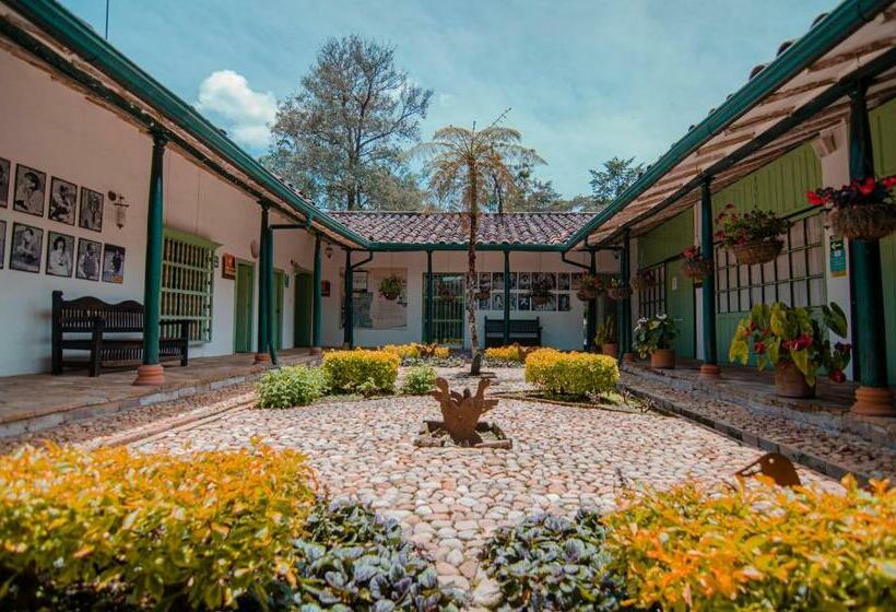 בית מלון כפרי Recinto Quirama   Comfenalco Antioquia