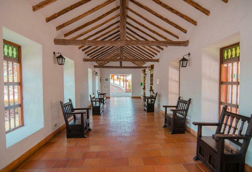 בית מלון כפרי Recinto Quirama   Comfenalco Antioquia