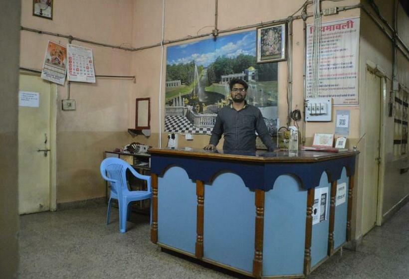 Hotel Spot On 83075  Aashiyana