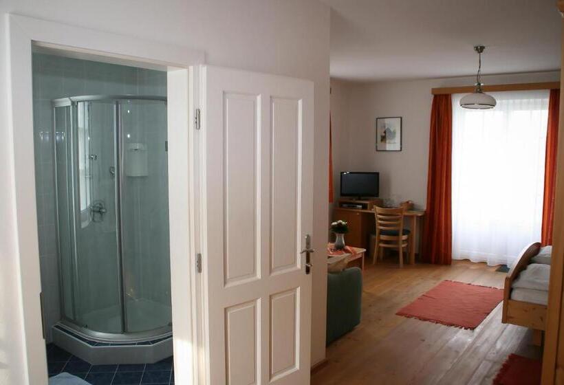 Bed and Breakfast Gäste Und Vitalhaus Sauer