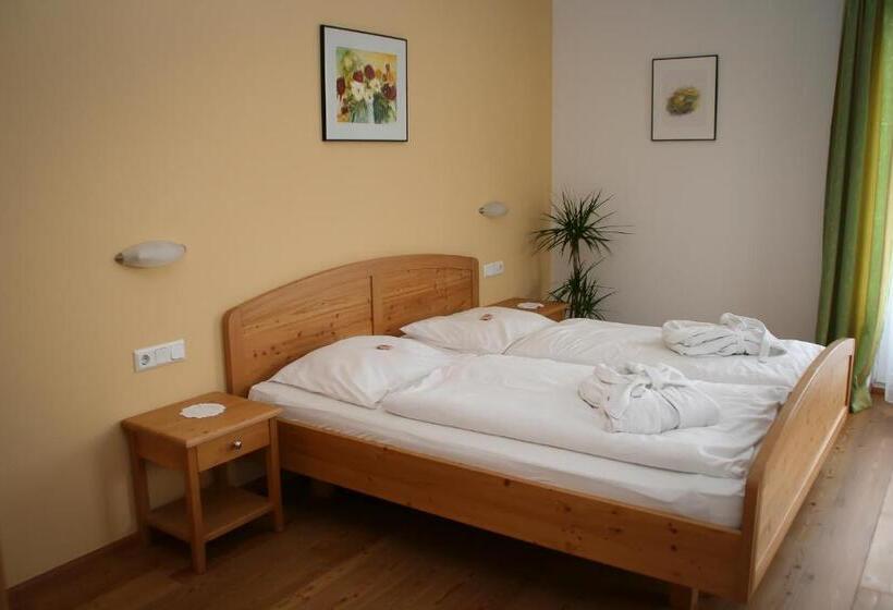 Bed and Breakfast Gäste Und Vitalhaus Sauer