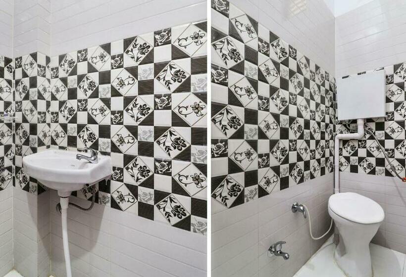 Hotell Oyo 73081 Midnight