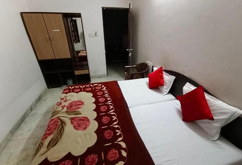 בית מלון כפרי Shubham