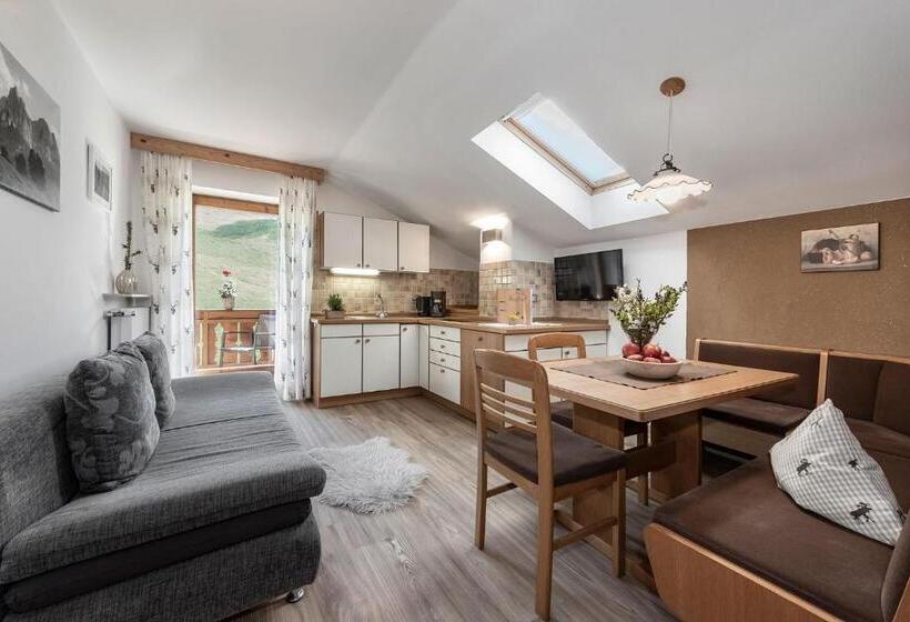 בית מלון כפרי Treffhof