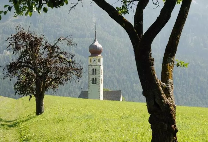 Hotelli Treffhof