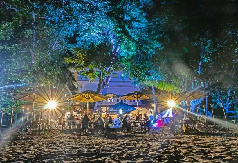 Reddoorz Plus @ Gracey Dive Resort Dumaguete