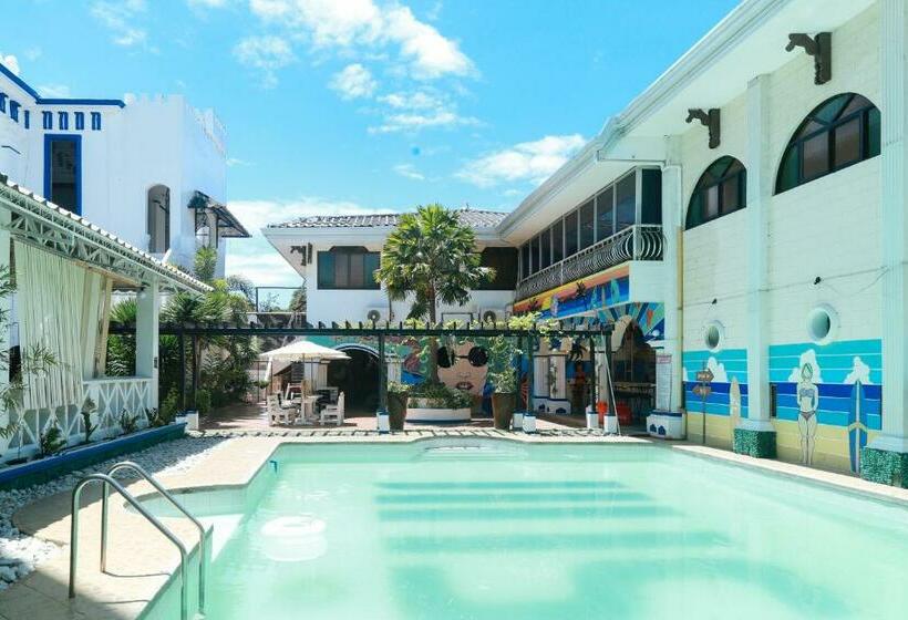 فندق Reddoorz Plus @ Castle Chateau Iloilo