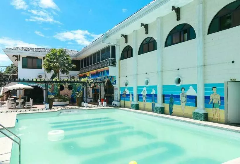 Hotelli Reddoorz Plus @ Castle Chateau Iloilo