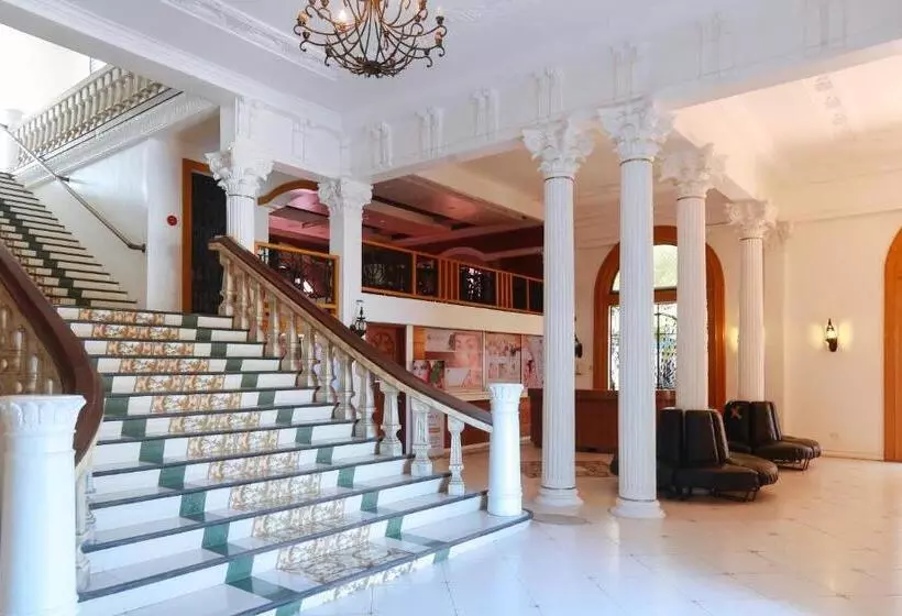 Hotelli Reddoorz Plus @ Castle Chateau Iloilo