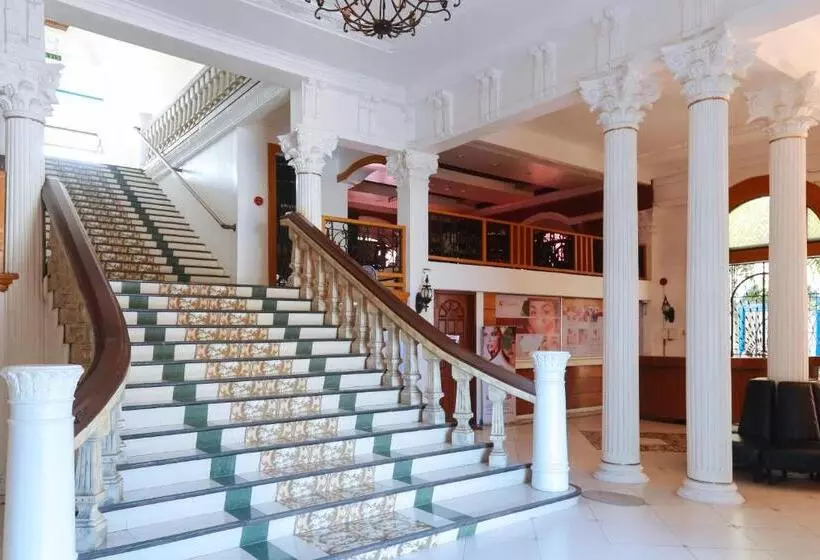 Hotelli Reddoorz Plus @ Castle Chateau Iloilo