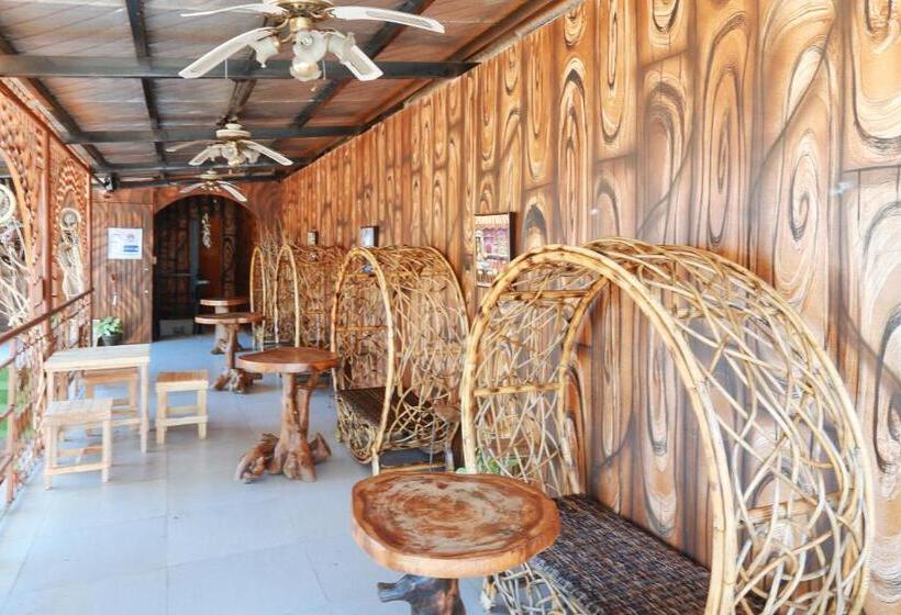 فندق Reddoorz Plus @ Castle Chateau Iloilo