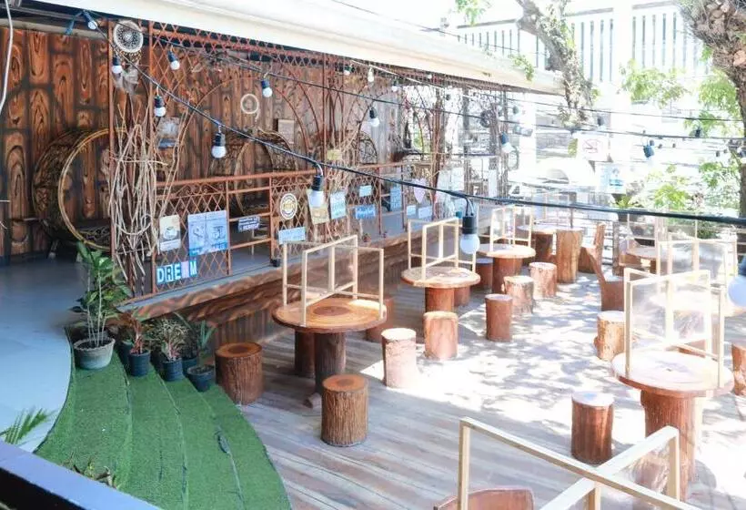 Hotelli Reddoorz Plus @ Castle Chateau Iloilo