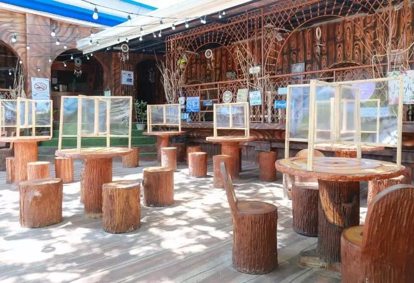 Hotelli Reddoorz Plus @ Castle Chateau Iloilo