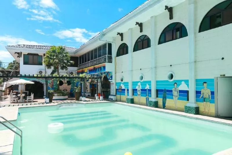 Hotelli Reddoorz Plus @ Castle Chateau Iloilo