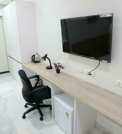 호텔 Swansuites Gachibowli