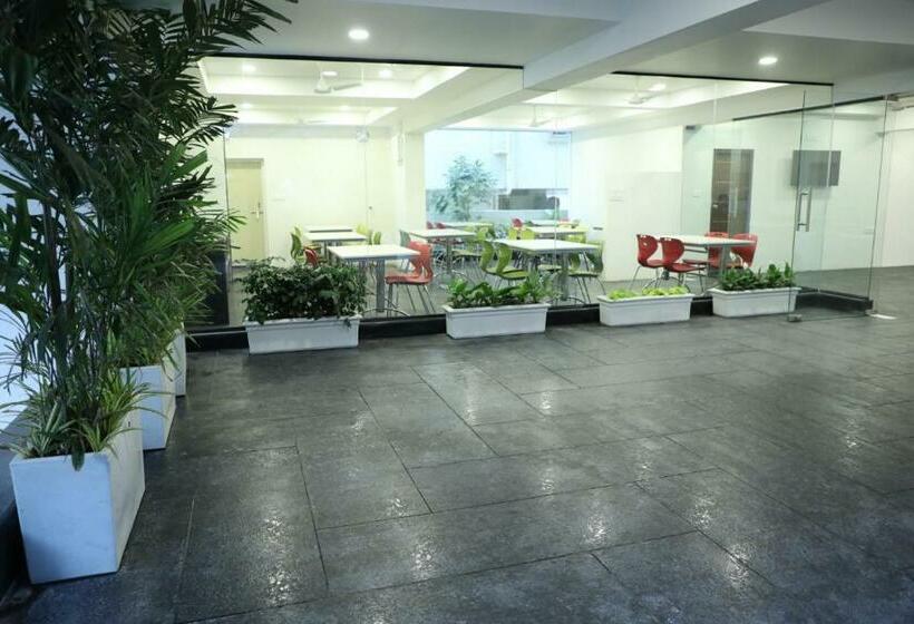 호텔 Swansuites Gachibowli