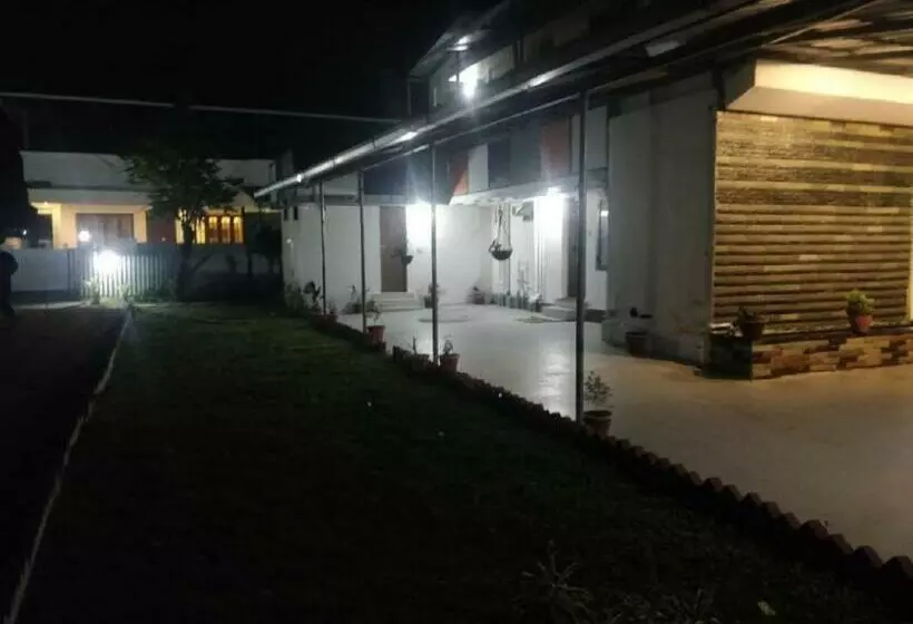 Hotelli Nature Villa Kochi