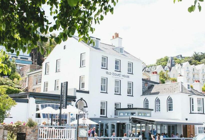 호텔 Old Court House Inn