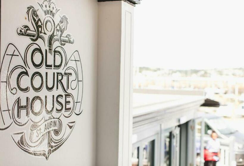 호텔 Old Court House Inn