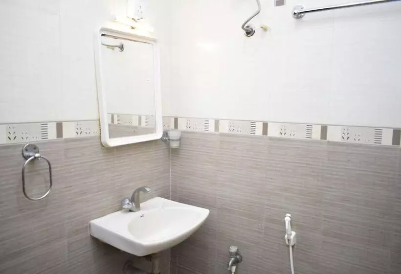 هتل Ramana Residency