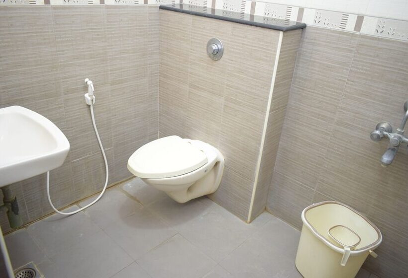 בית מלון כפרי Ramana Residency