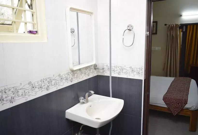 هتل Ramana Residency