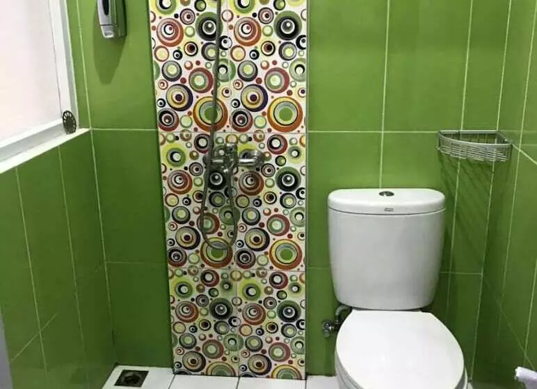 ホテル Ungu Pas Kangen Bekasi