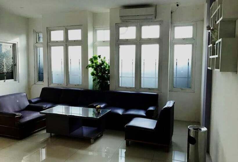 בית מלון כפרי Ungu Pas Kangen Bekasi