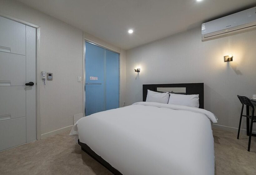 مُتل Gangneung Gyeongpodae Swan