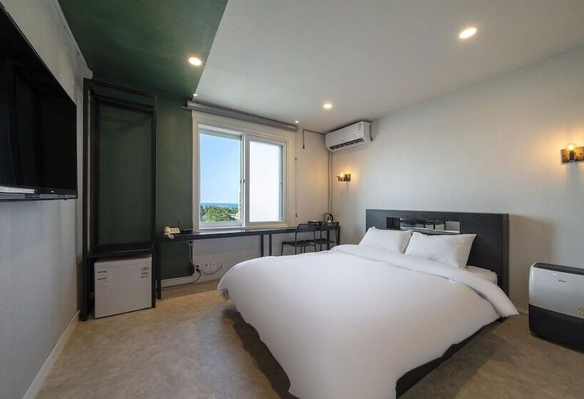 مُتل Gangneung Gyeongpodae Swan