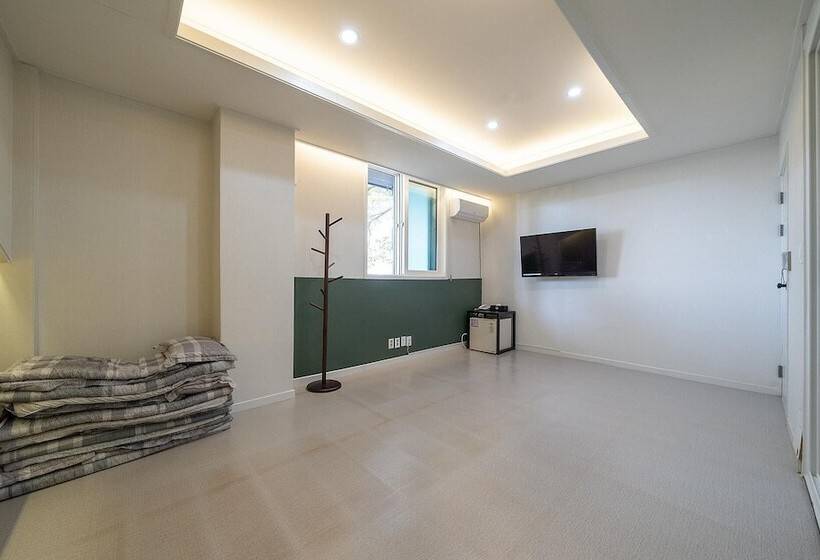 مُتل Gangneung Gyeongpodae Swan