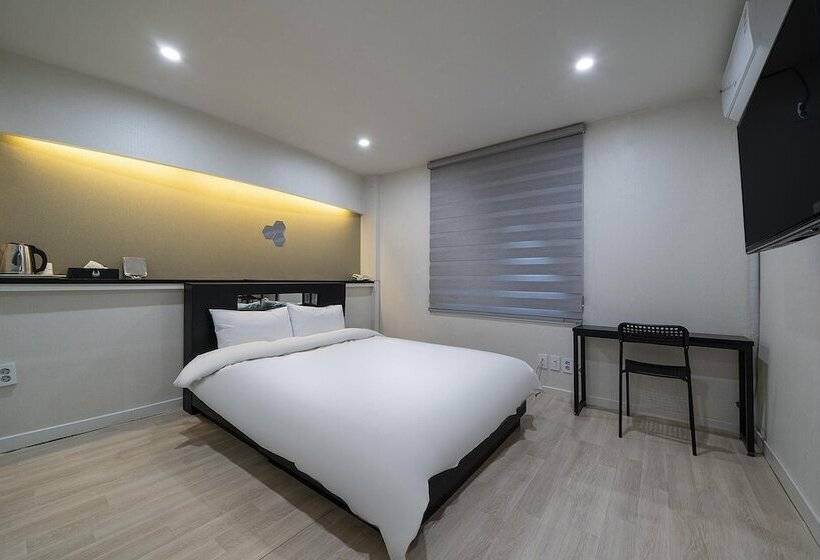 مُتل Gangneung Gyeongpodae Swan