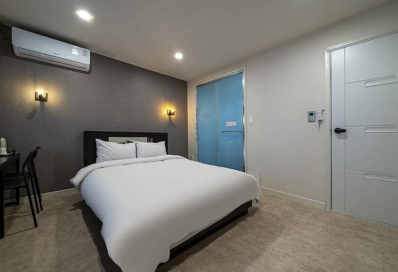 مُتل Gangneung Gyeongpodae Swan