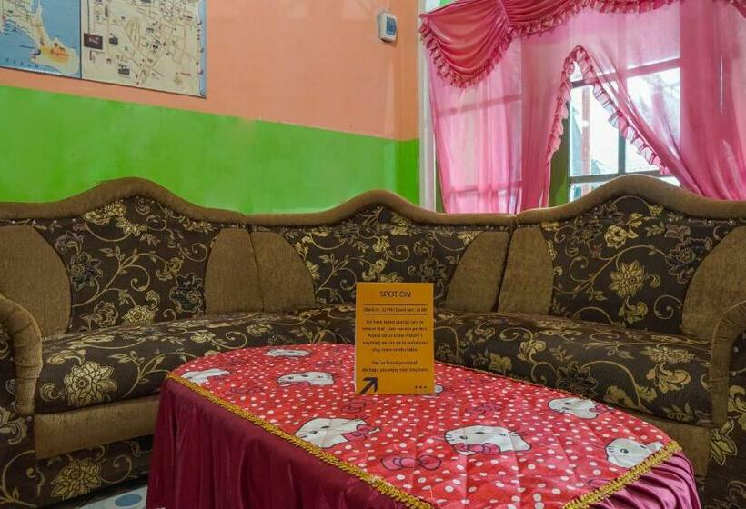 پانسیون Gandrung Payungan Family Inn