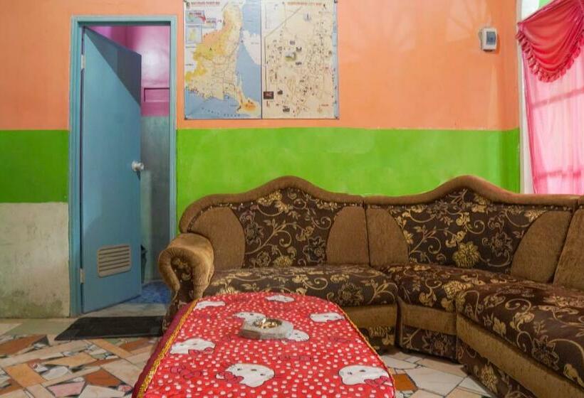 پانسیون Gandrung Payungan Family Inn