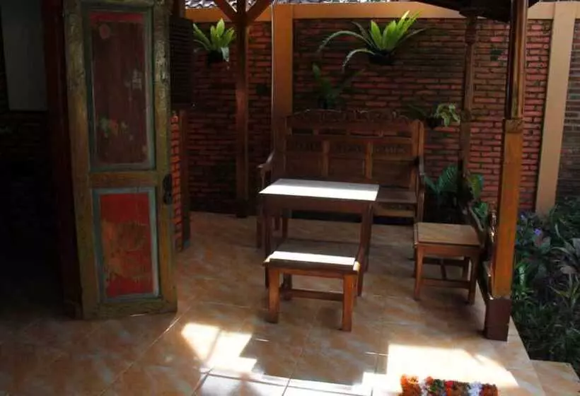 Majatalo Holy Homestay