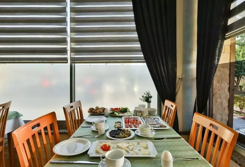 Adalya Oznil Otel