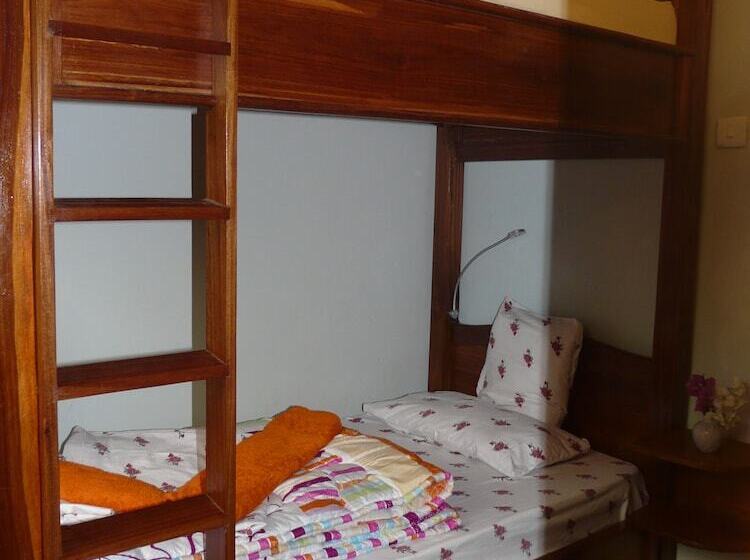 Banana House   Hostel