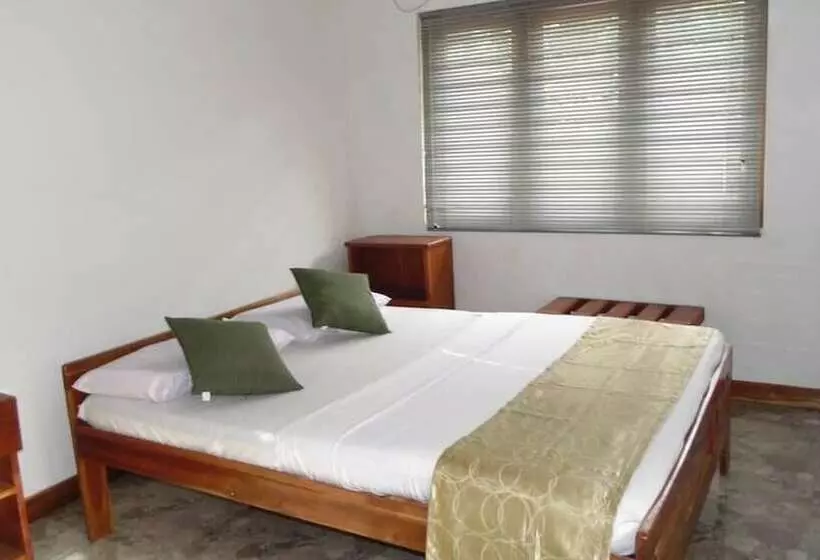 Hotelli Xaviers Nila Villa