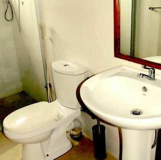 בית מלון כפרי Xaviers Nila Villa