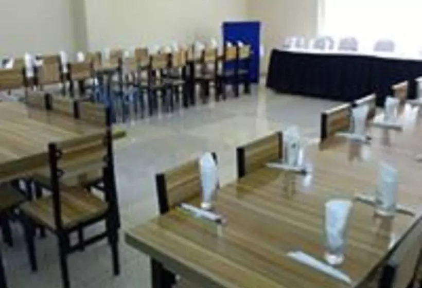 پانسیون Kutwingi Lodge