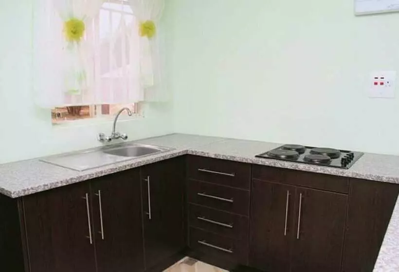 پانسیون Kutwingi Lodge