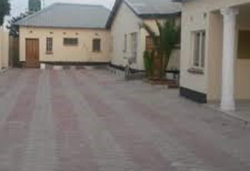 پانسیون Kutwingi Lodge