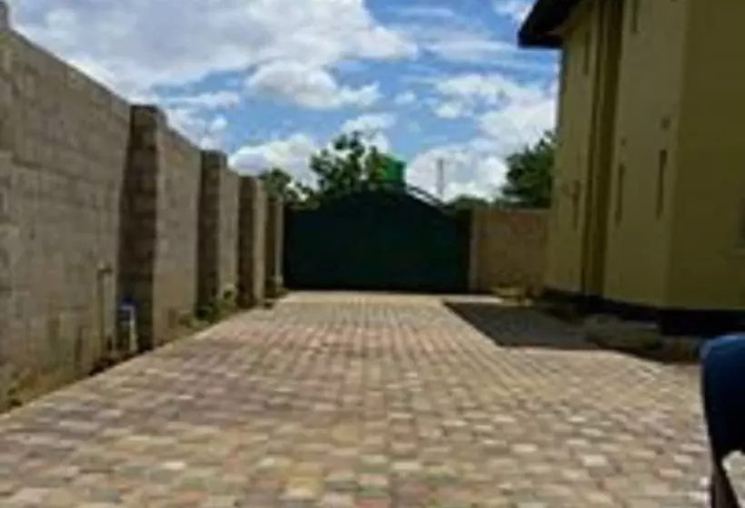 پانسیون Kutwingi Lodge