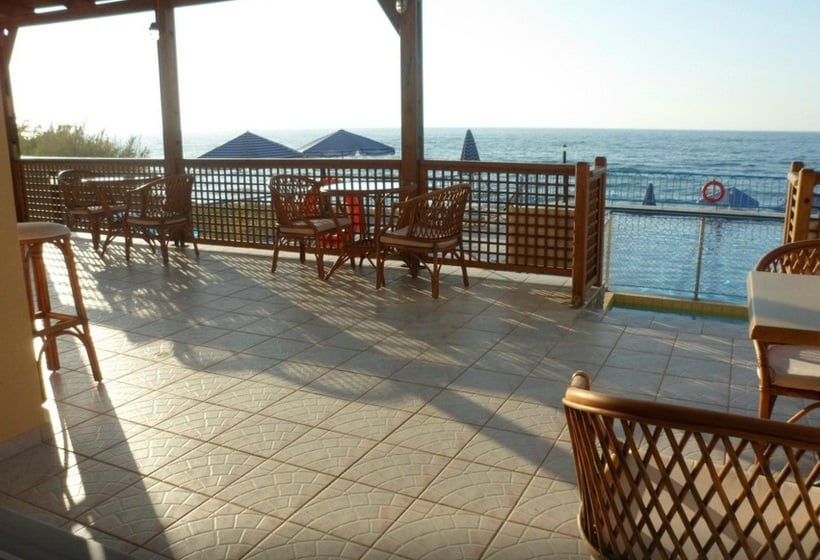 Danaos Beach Apartments