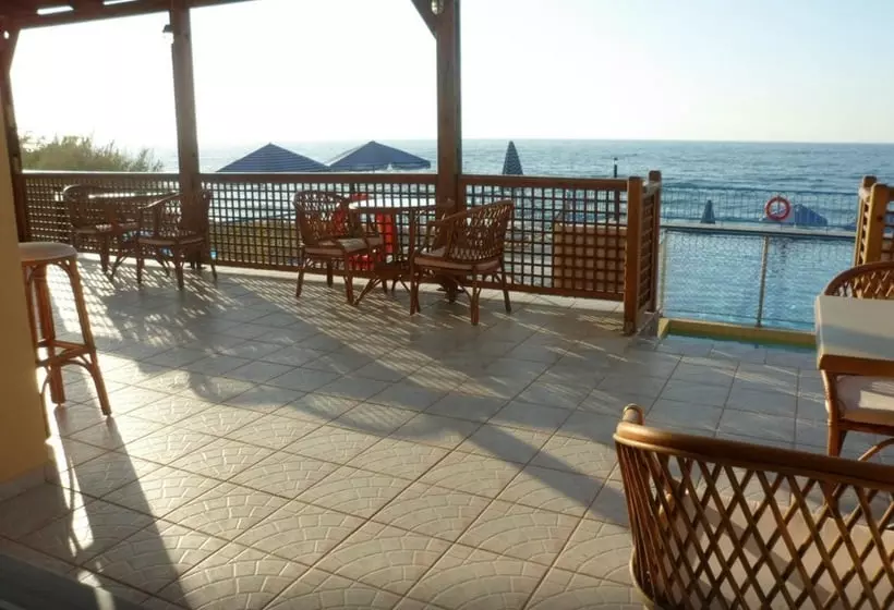 Danaos Beach Apartments