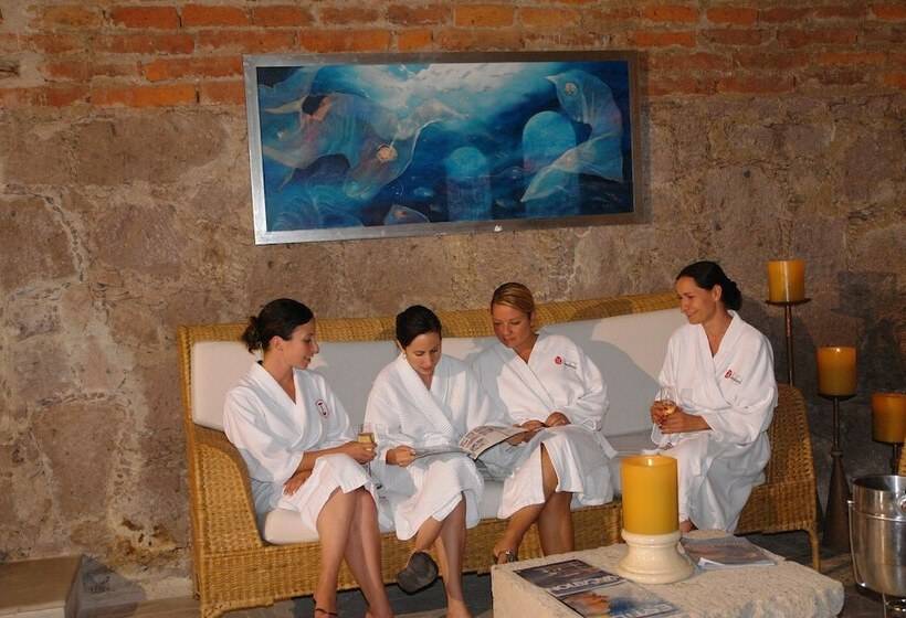 Hacienda Sepulveda Hotel & Spa