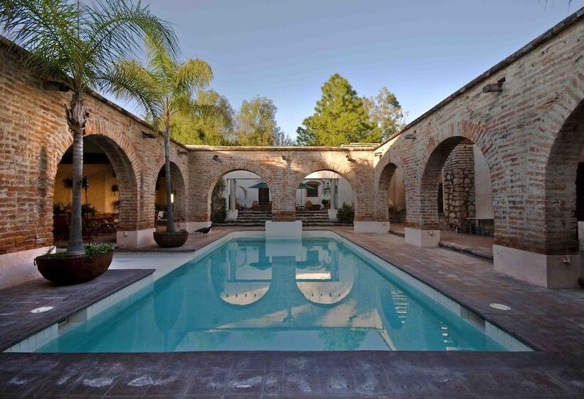 Hacienda Sepulveda Hotel & Spa